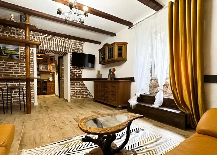 Golden King Old Town Διαμέρισμα *