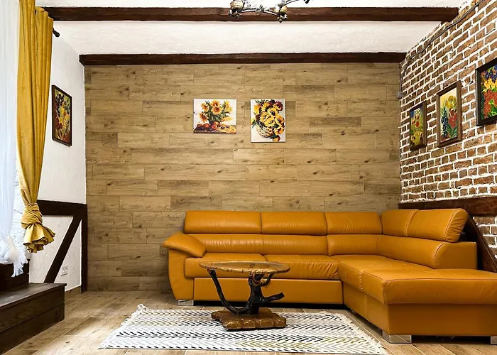 Golden King Old Town *