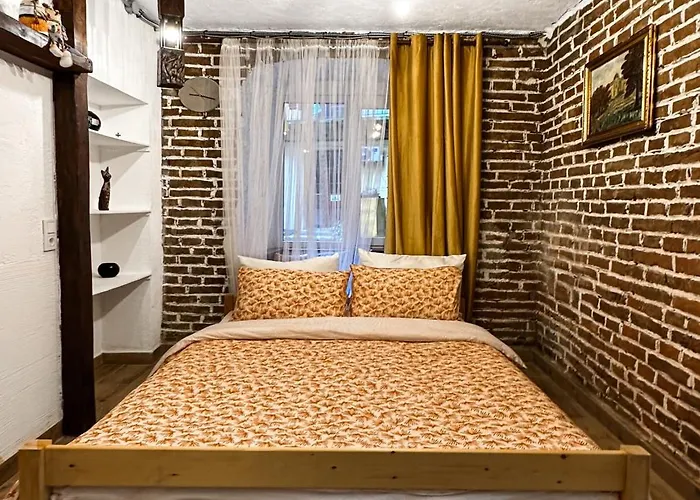 Golden King Old Town * Λβιβ