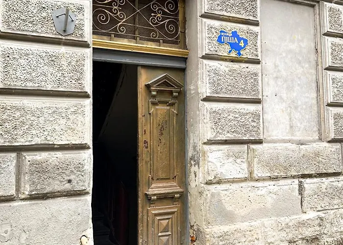 Golden King Old Town * 리비프