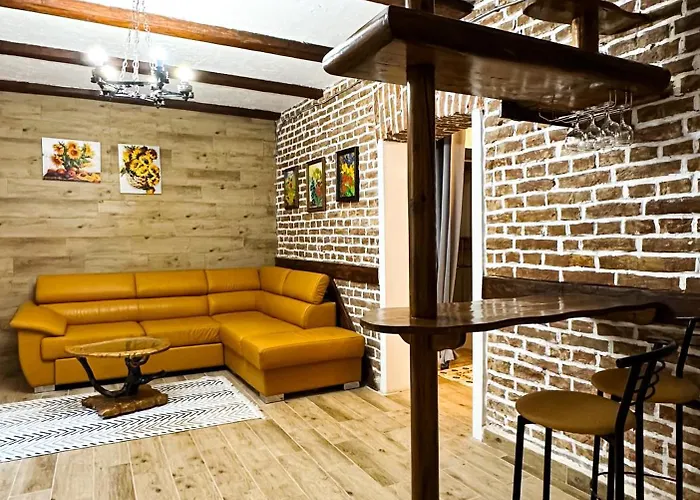 Golden King Old Town 리비프