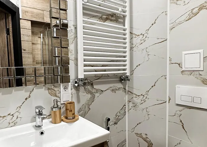 Golden King Old Town * Λβιβ